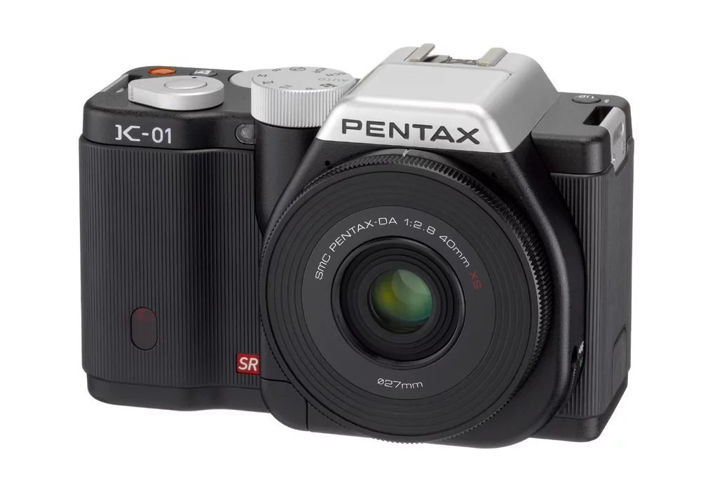 The Pentax K-01 mirrorless camera features a large APS-C sized (23.7 x 15.7mm) CMOS sensor