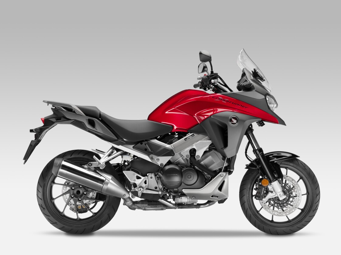 The 2015 VFR800X Crossrunner right view
