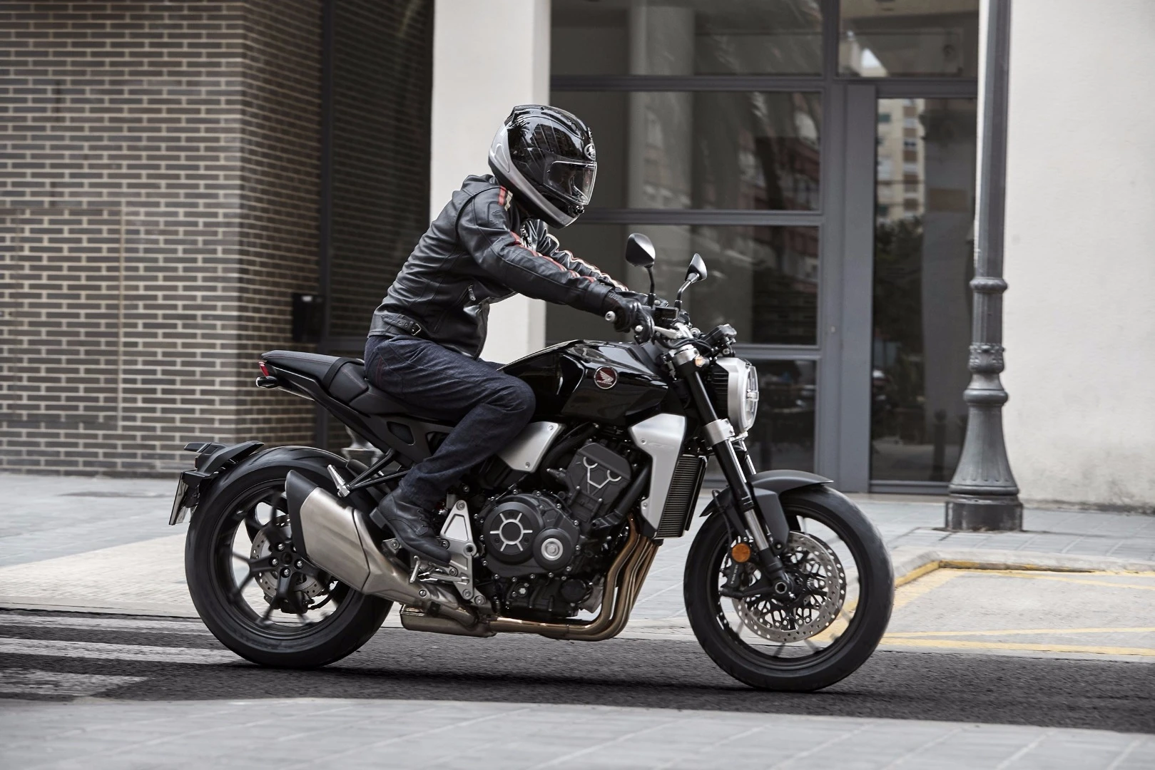 The 2018 Honda CB1000R in action