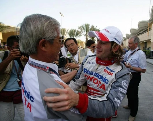 Jarno Trulli and Panasonic Toyota Team Principal Tsutomu Tomita,