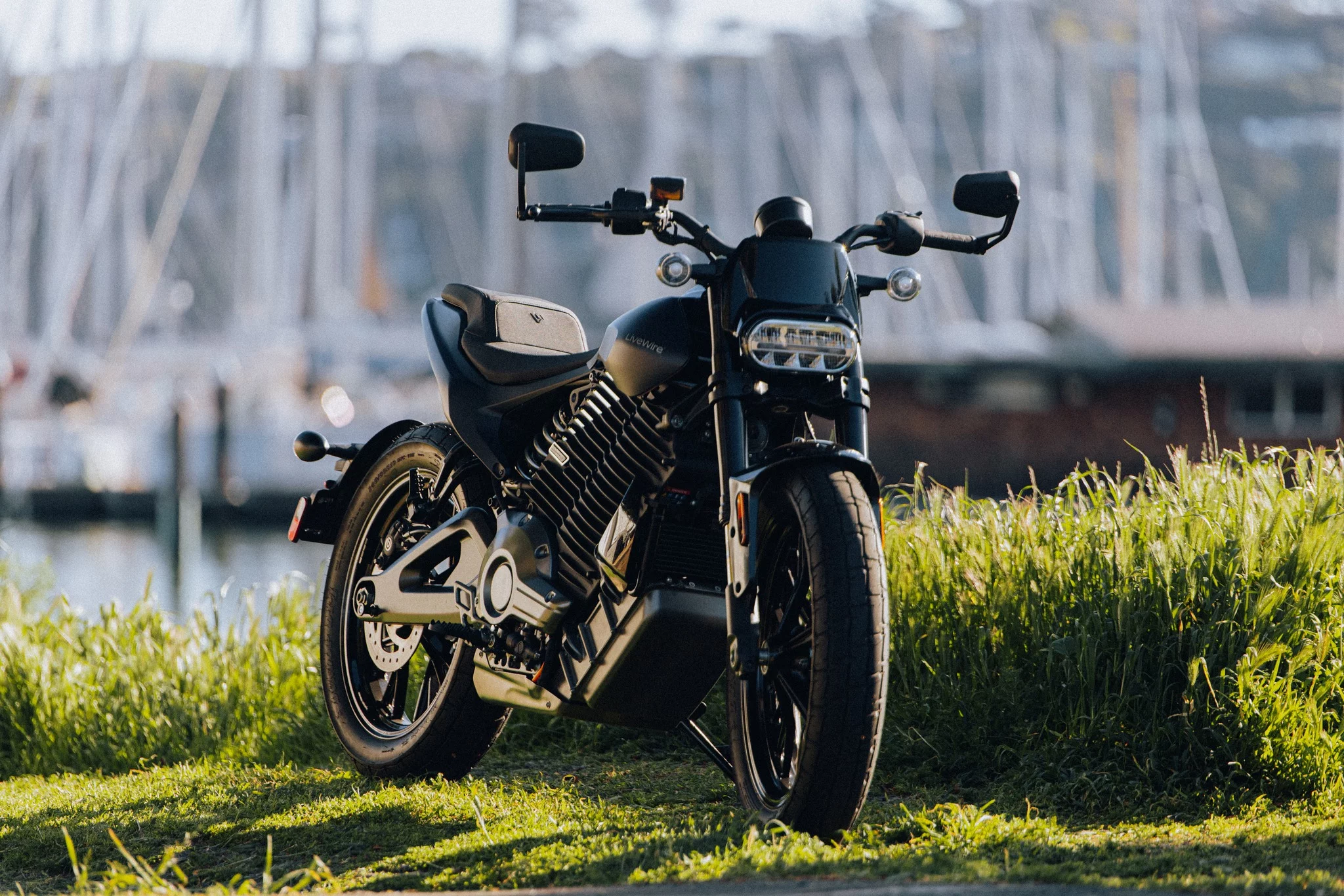 The S2 Del Mar has a wheelbase of 57.2 inches, a seat height (unladen) of 32.2 inches and a ground clearance of 6.5 inches