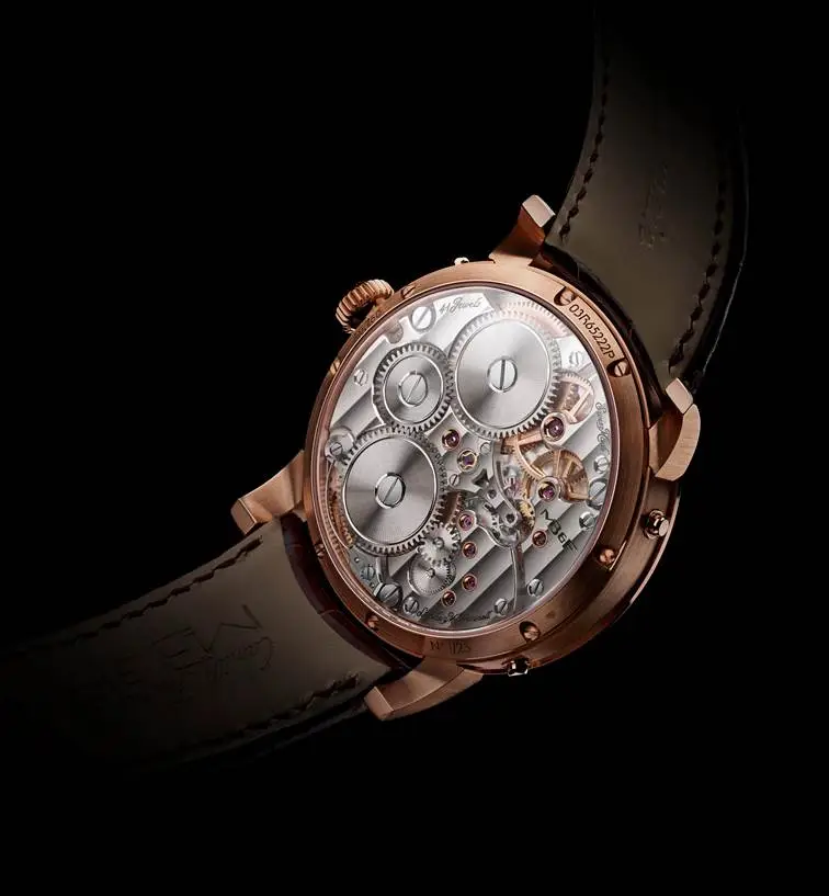 The Legacy Machine Perpetual has a sapphire crystal back