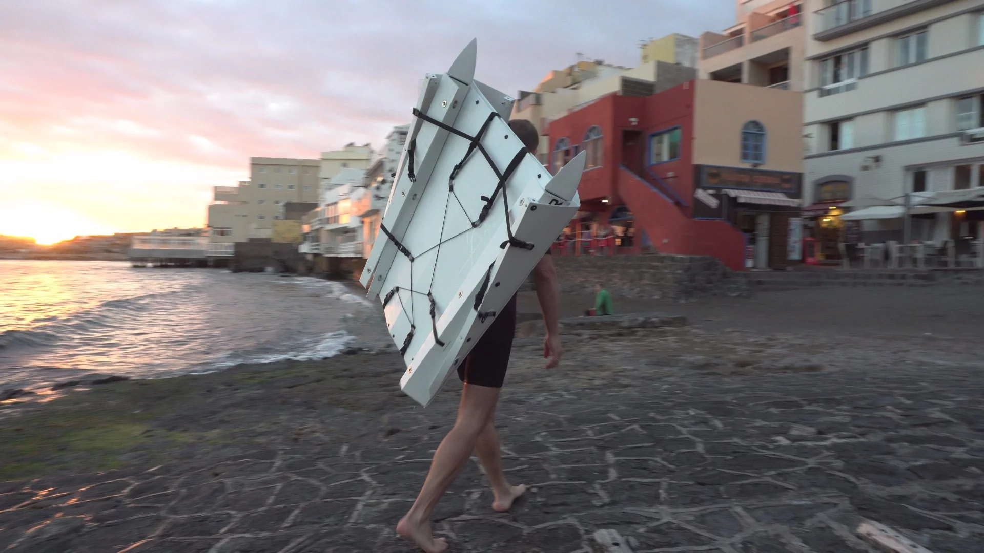 The HYPAR can be carried like a backpack when in transit