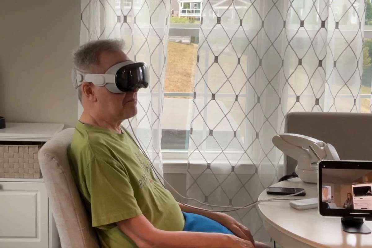 A 64-year-old patient with ALS has become the first person in the world to use Apple's Vision Pro AR/VR spatial computer via the Stentrode brain-computer interface