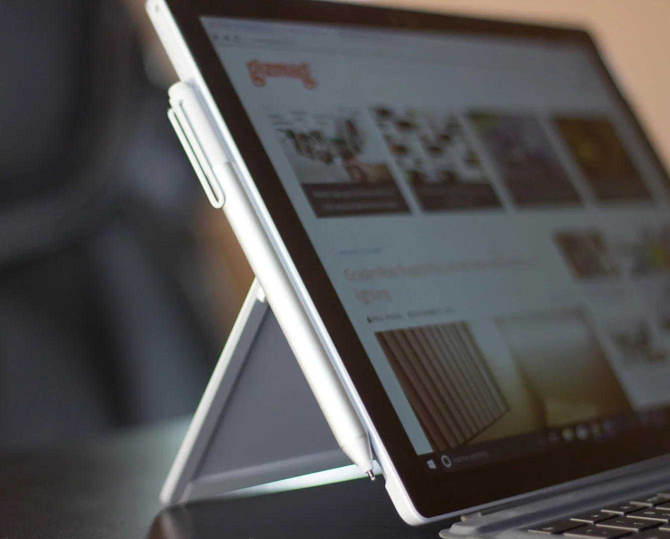 Both sides of the Surface are magnetized this time, so you can stash the pen on the left while it's plugged in and charging on the right