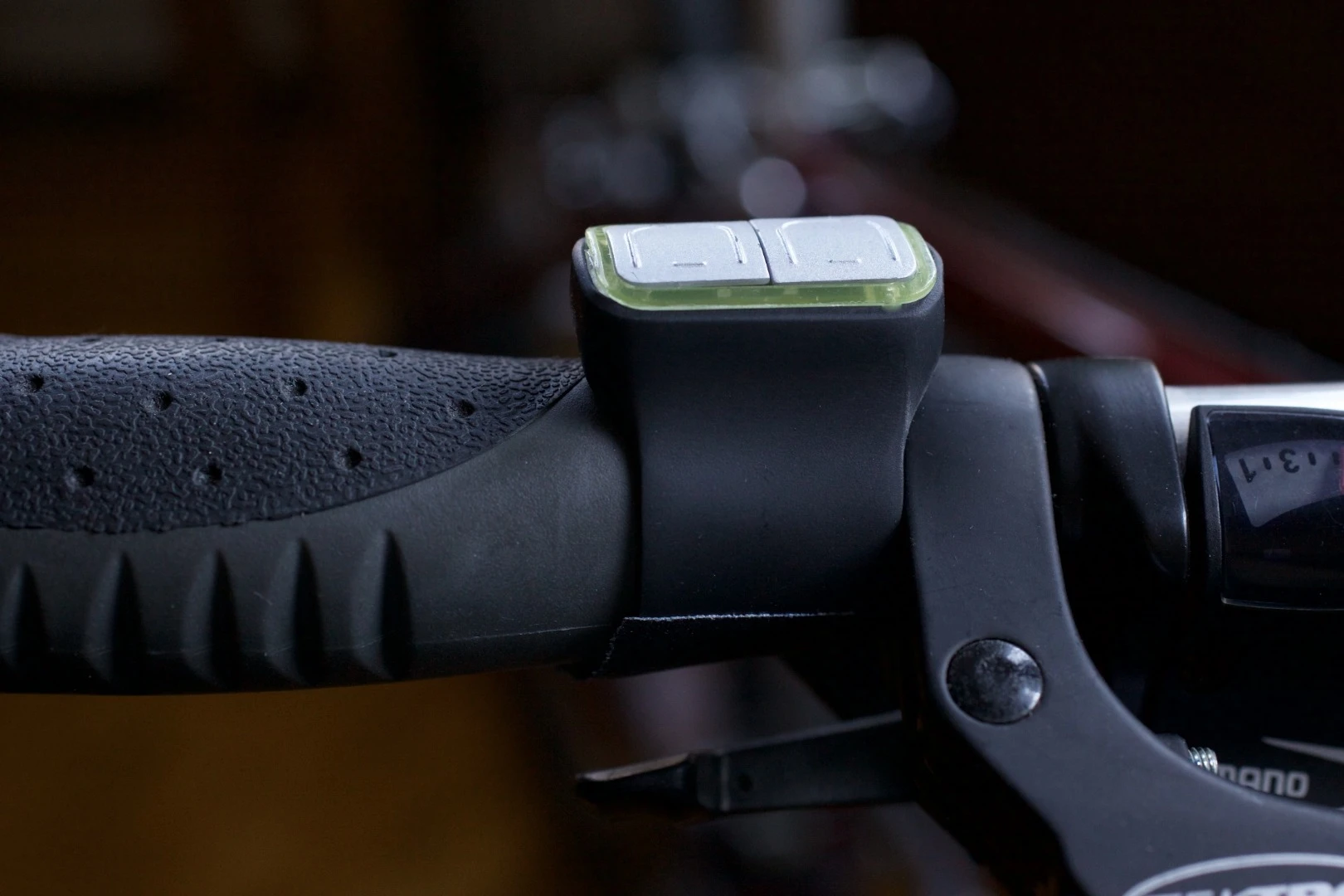 Illuminating controls for the turn indicators on the Lumos bicycle helmet