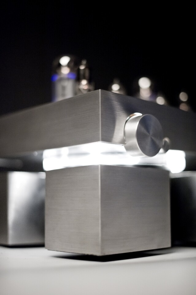 Internal components known to cause the most signal interference have been placed in closed compartments to isolate them from the audio's path