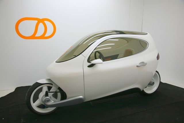 VIDEO – Lit Motors unveils functioning prototype of its C-1 self-balancing  electric motorcycle