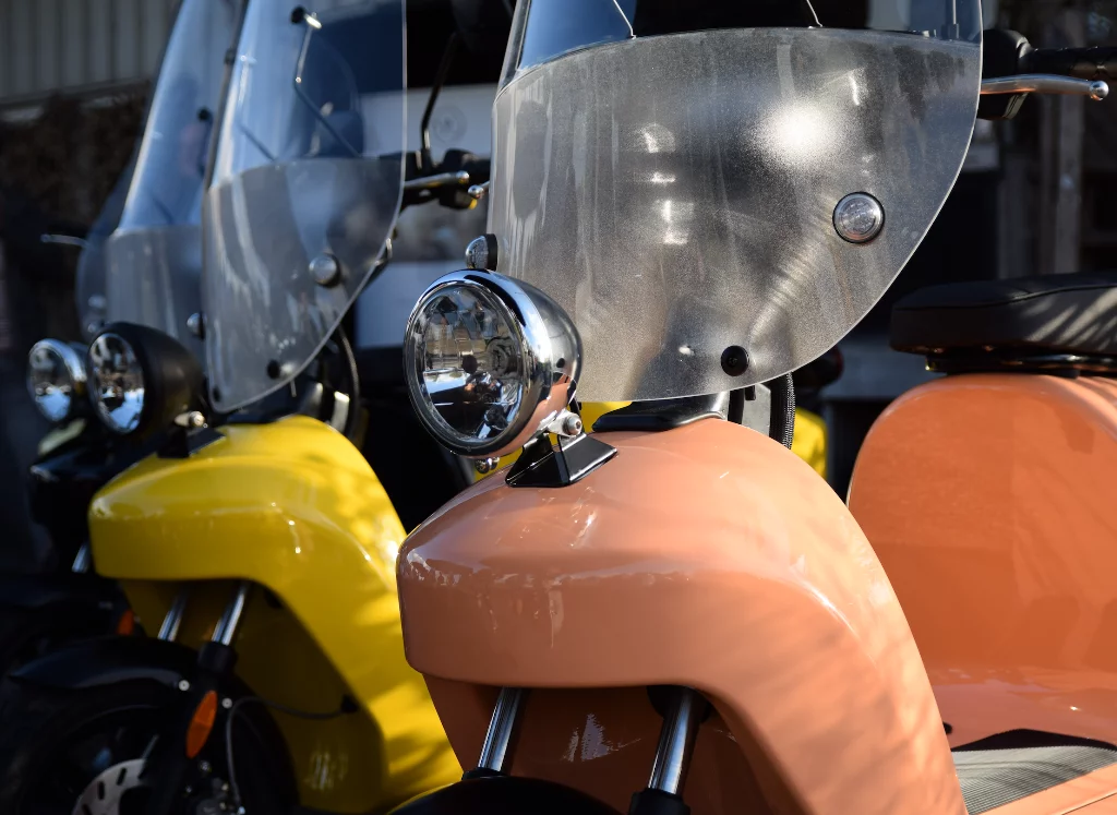 The bio-based body and headlight of the Be.e can be optioned in different colors