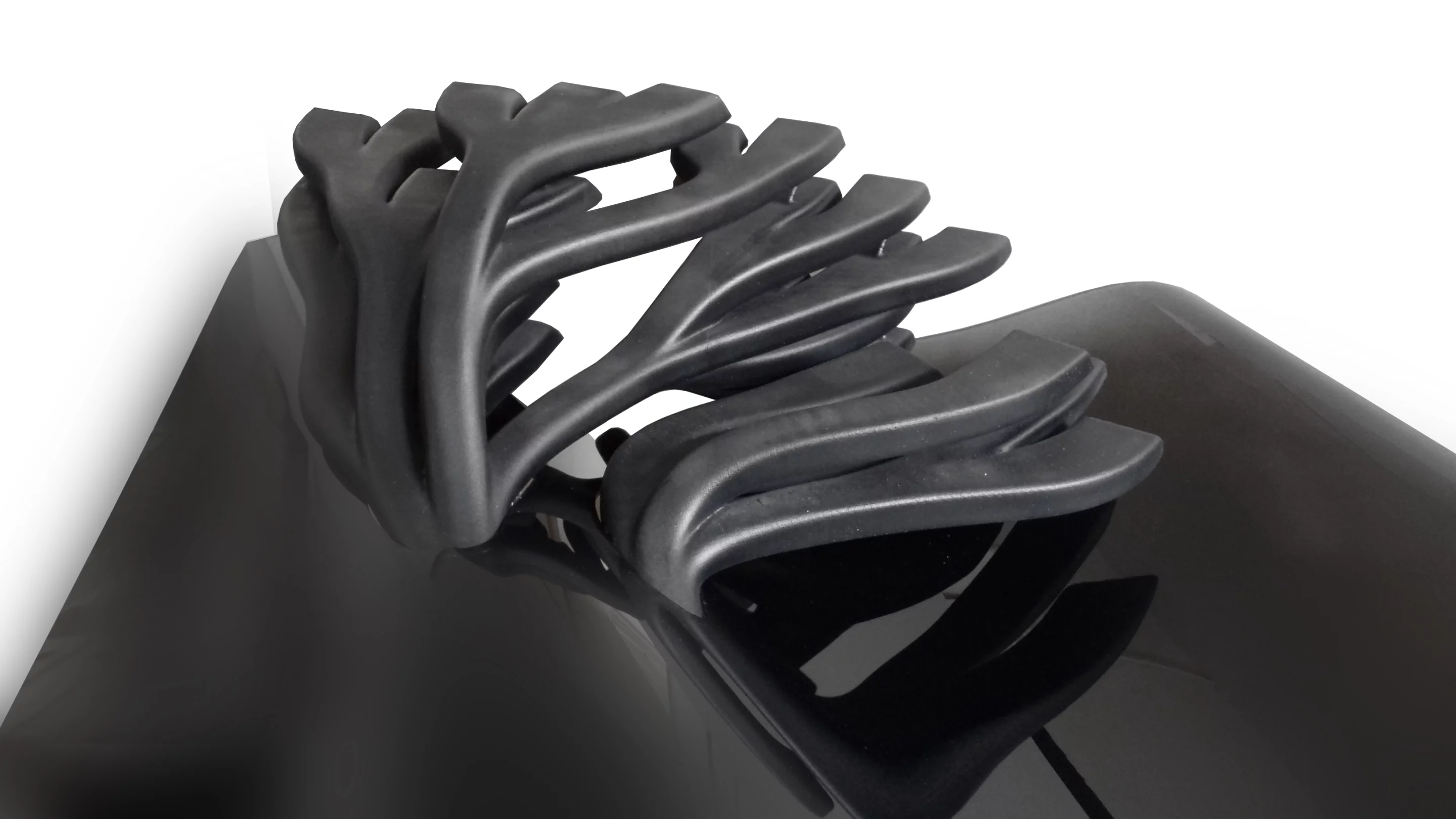 Once in place, the bubbles would be inflated and oriented toward the wind and oncoming sand (Image: XTU)