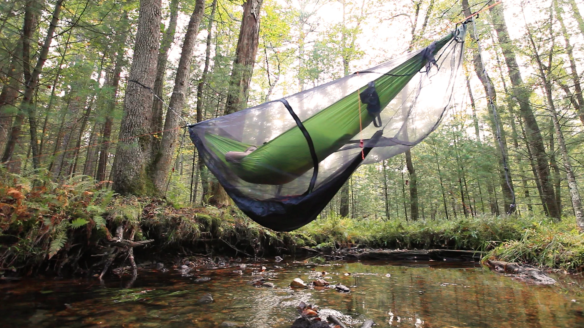The Nube Stratos can be used as an insect shield, or as a full shelter