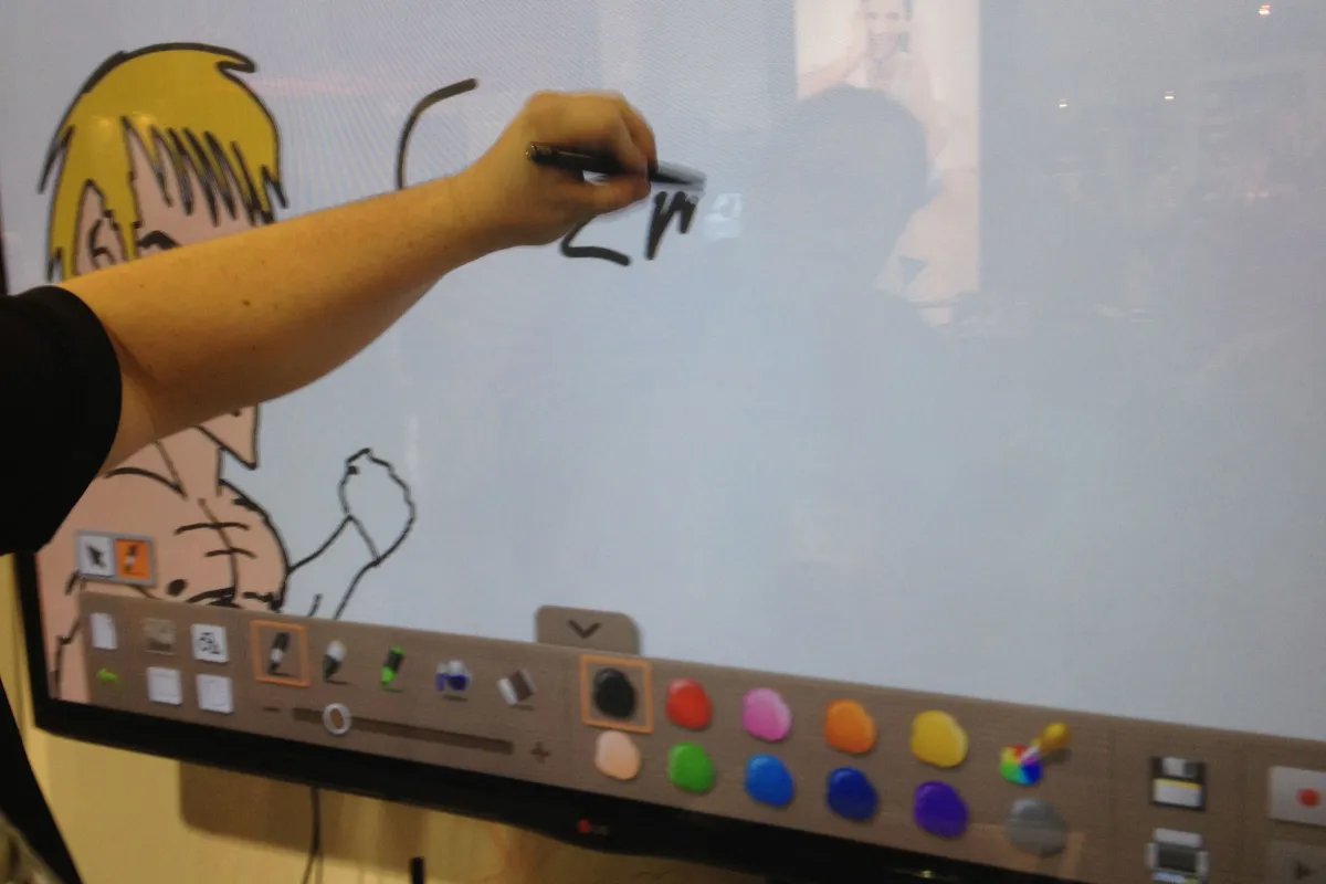 Drawing on the LG PenTouch TV