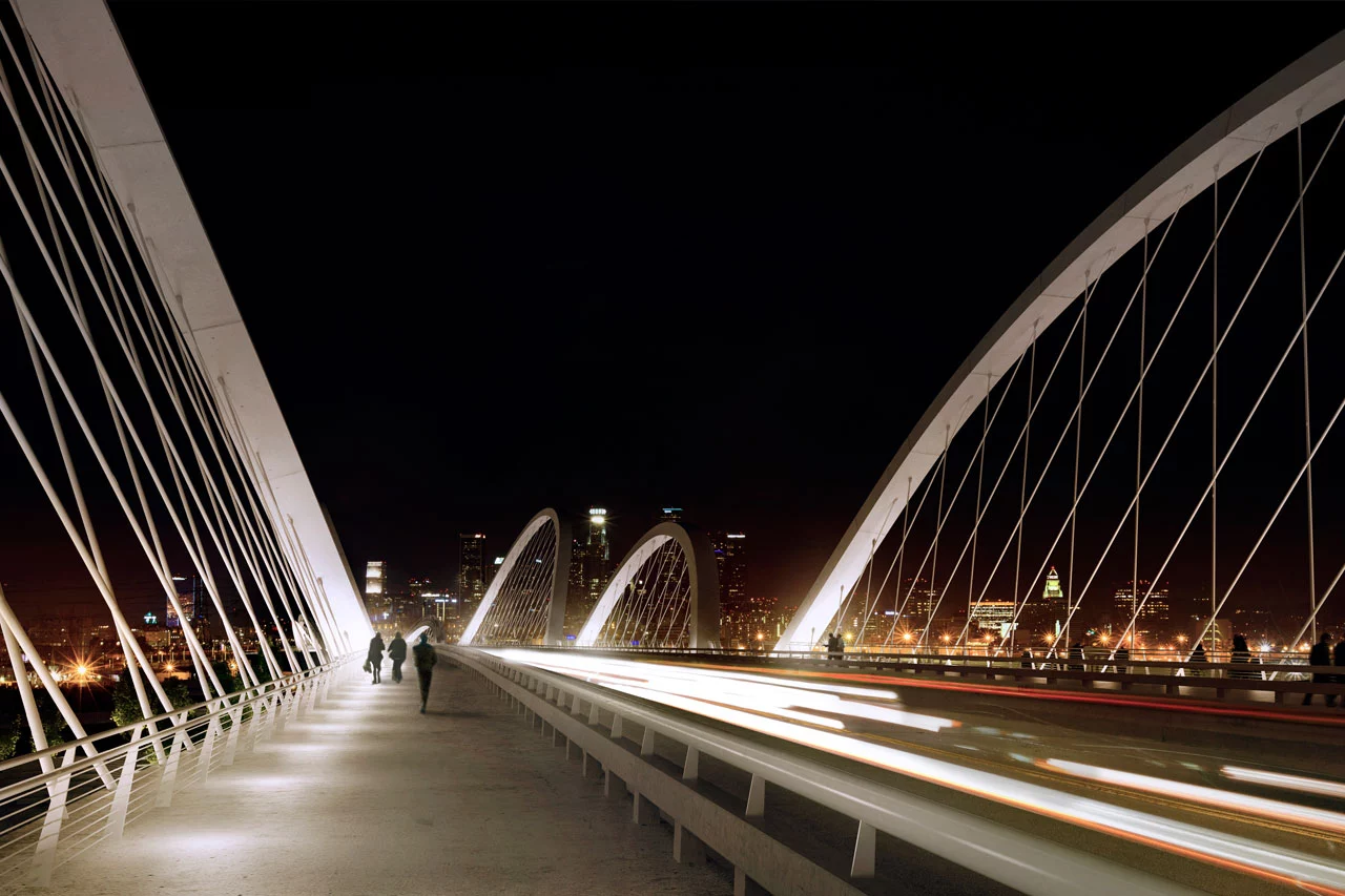 The new bridge will boast wider sidewalks, dedicated bicycle lanes, and dedicated pedestrian and bicycle ramps on either side