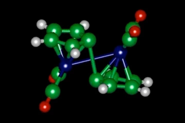 A molecule of fulvalene diruthenium, which changes its configuration when it absorbs heat, and later releases heat when it snaps back to its original shape (Image: Jeffrey Grossman)
