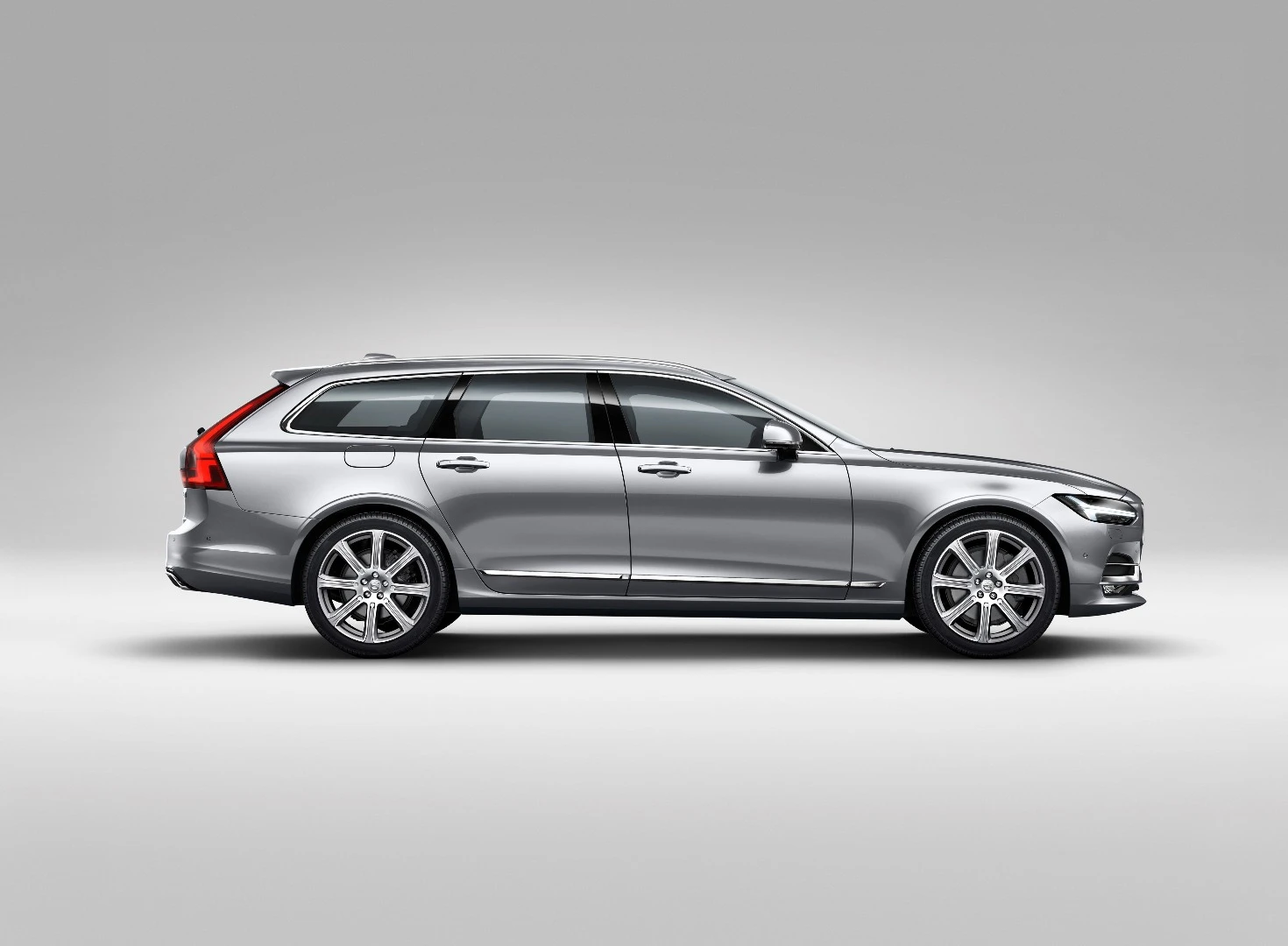 That rear isn't quite as upright as the rear on your geography teacher's Volvo, but this is still a car designed to haul all your rubbish and more