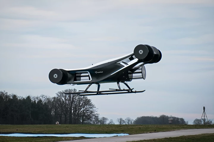 With the first flight of the Cyclogyro-powered Blackbird, Cyclotech has taken a large-but-not-quite-full scale prototype from concept to airborne in 11 months