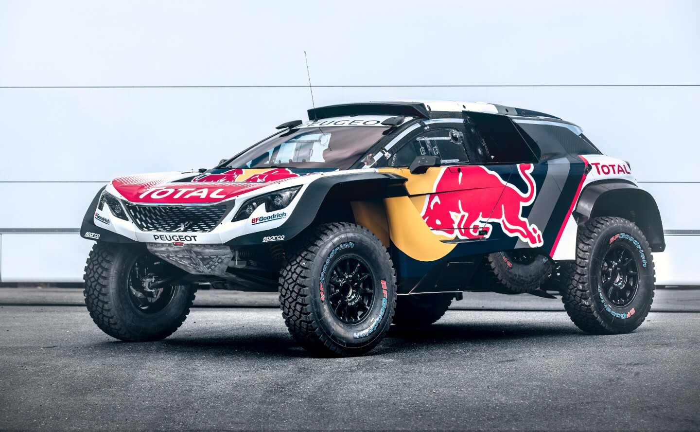 The new 3008DKRMaxi is 20 cm wider than last year's car to allow the suspension track to be increased by 10 cm each side