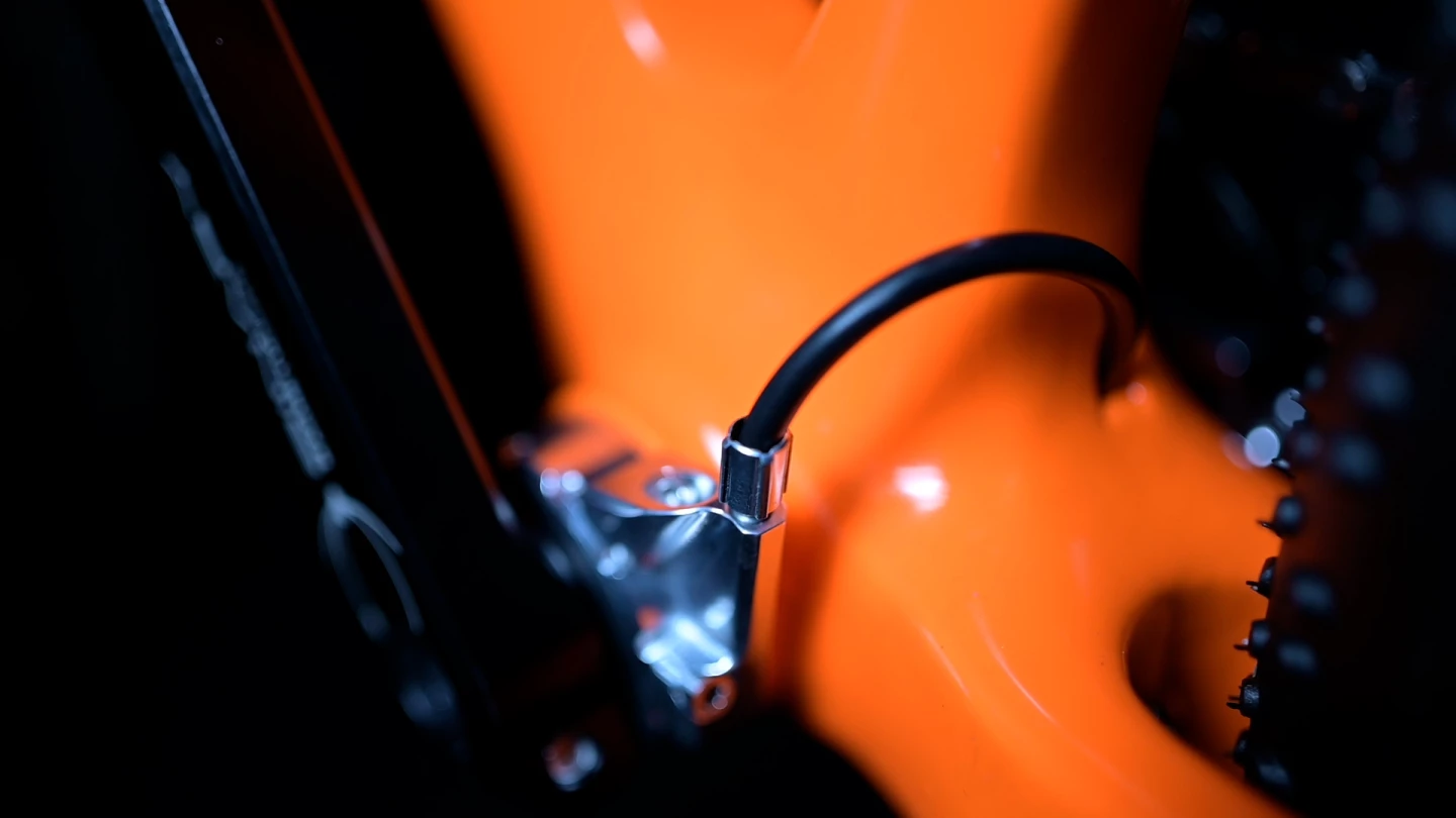 The Binary Gear is cable-controlled