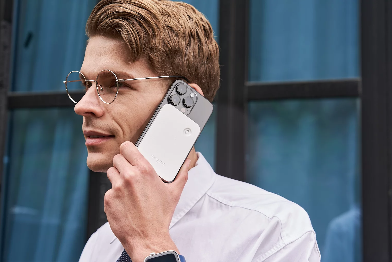 The Magmo Pro will work with older iPhones and non-Apple smartphones, if an additional adhesive magnetic ring is applied to the phone