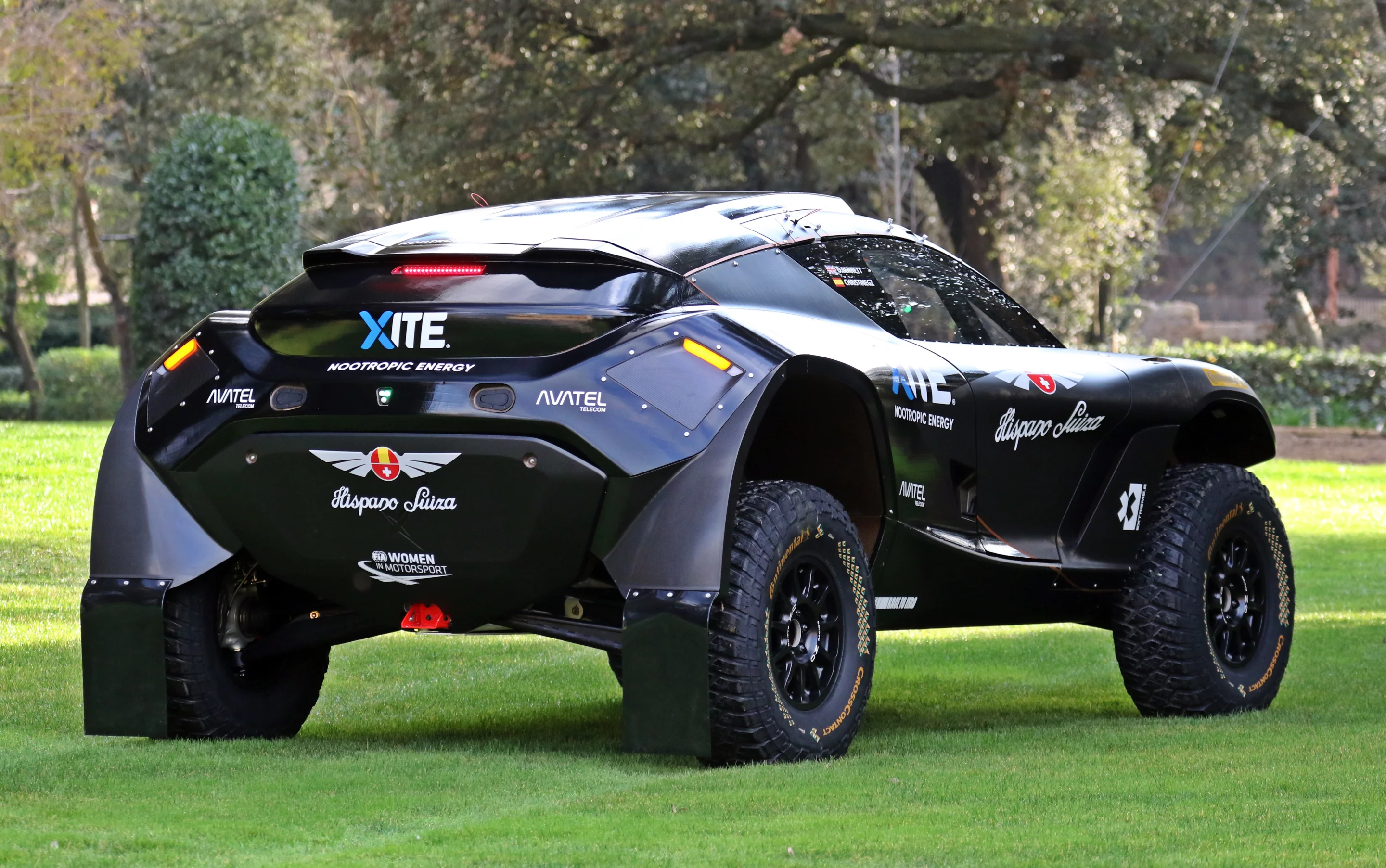 Hispano Suiza loses its rolling 1930s-style fenders for the raised flares of electric off-road racing