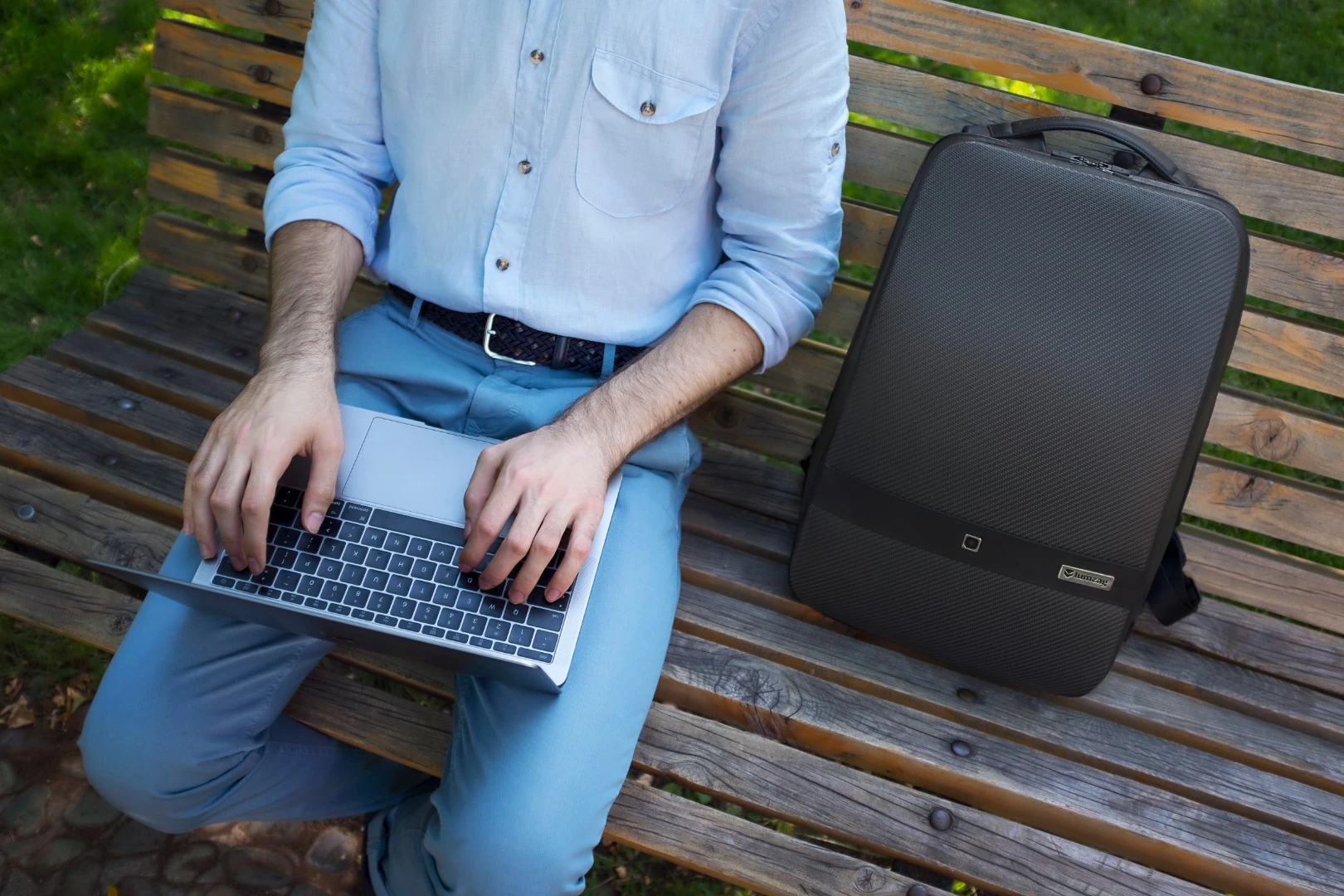 Using its removable power bank, the Lumzag can charge devices such as laptops