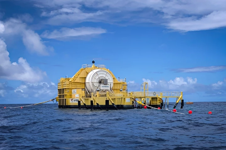 The OE-35 uses a Wells turbine