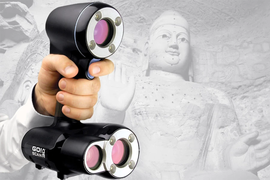 The Go!SCAN 3D scanner, which weighs 1.1 kg / 2.2 lbs, can be held comfortably with one hand