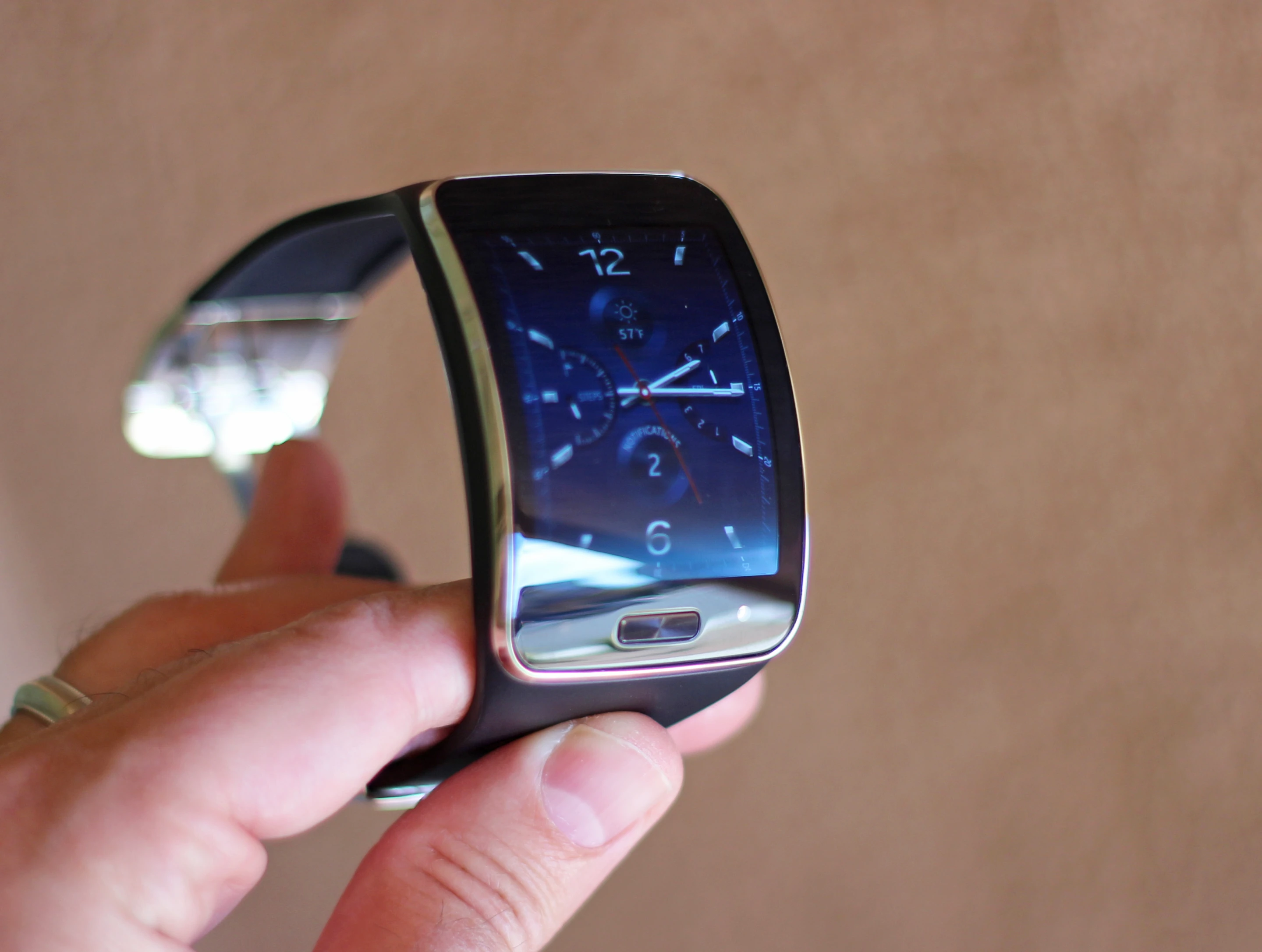 The Samsung Gear S feels light, for its (considerable) size (Photo: Will Shanklin/Gizmag.com)