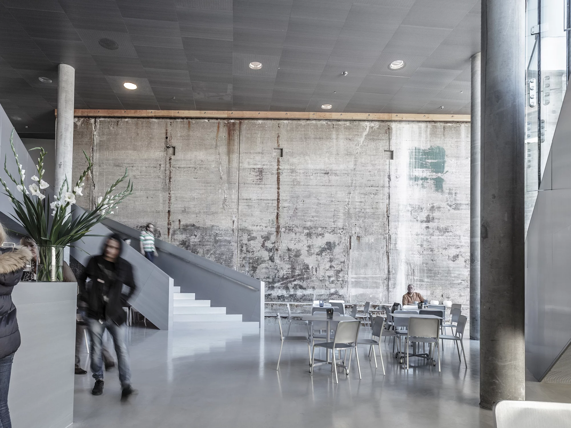 An auditorium, classroom, offices, a cafe, and an extensive library and archives section are found inside (Photo: BIG)