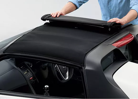 The roof in the S660 rolls off