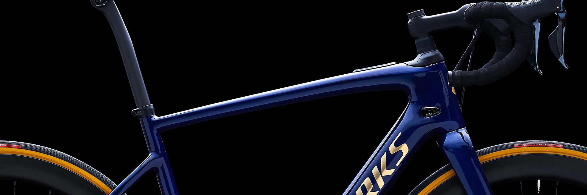 At just 11.9 kg (26.2 lb), the Turbo Creo SL Founders Edition is going to be heavier than a typical road bike, but not overly so