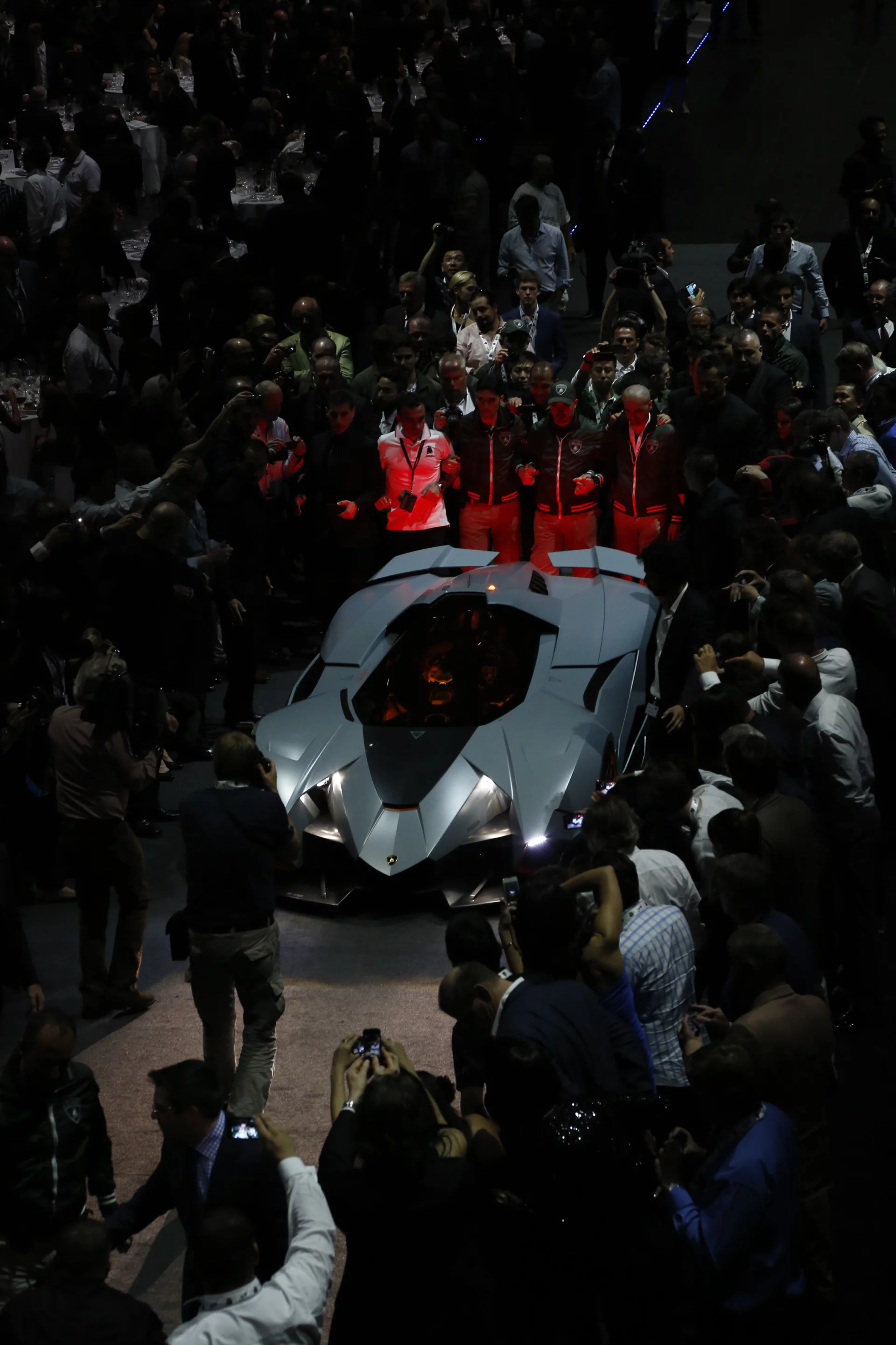 The Egoista makes a flashy entrance