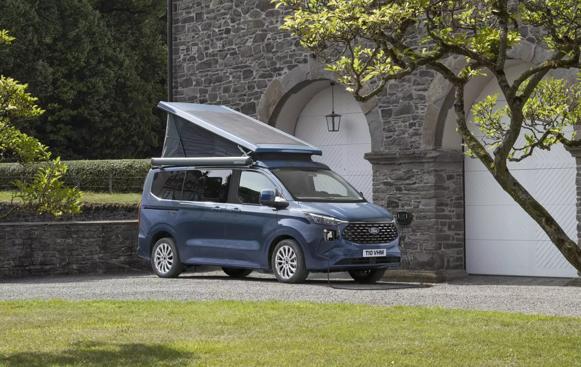 Ford s Adorable New Nugget PHEV Camper Van Gets The Jump On Volkswagen ford-s-adorable-new-nugget-phev-camper-van-gets-the-jump-on-volkswagen