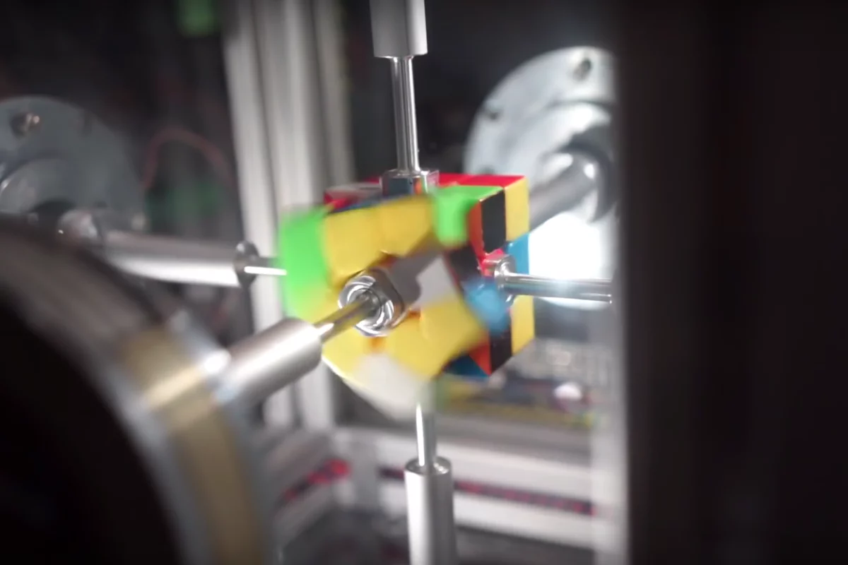 The record-breaking puzzle-solver in action