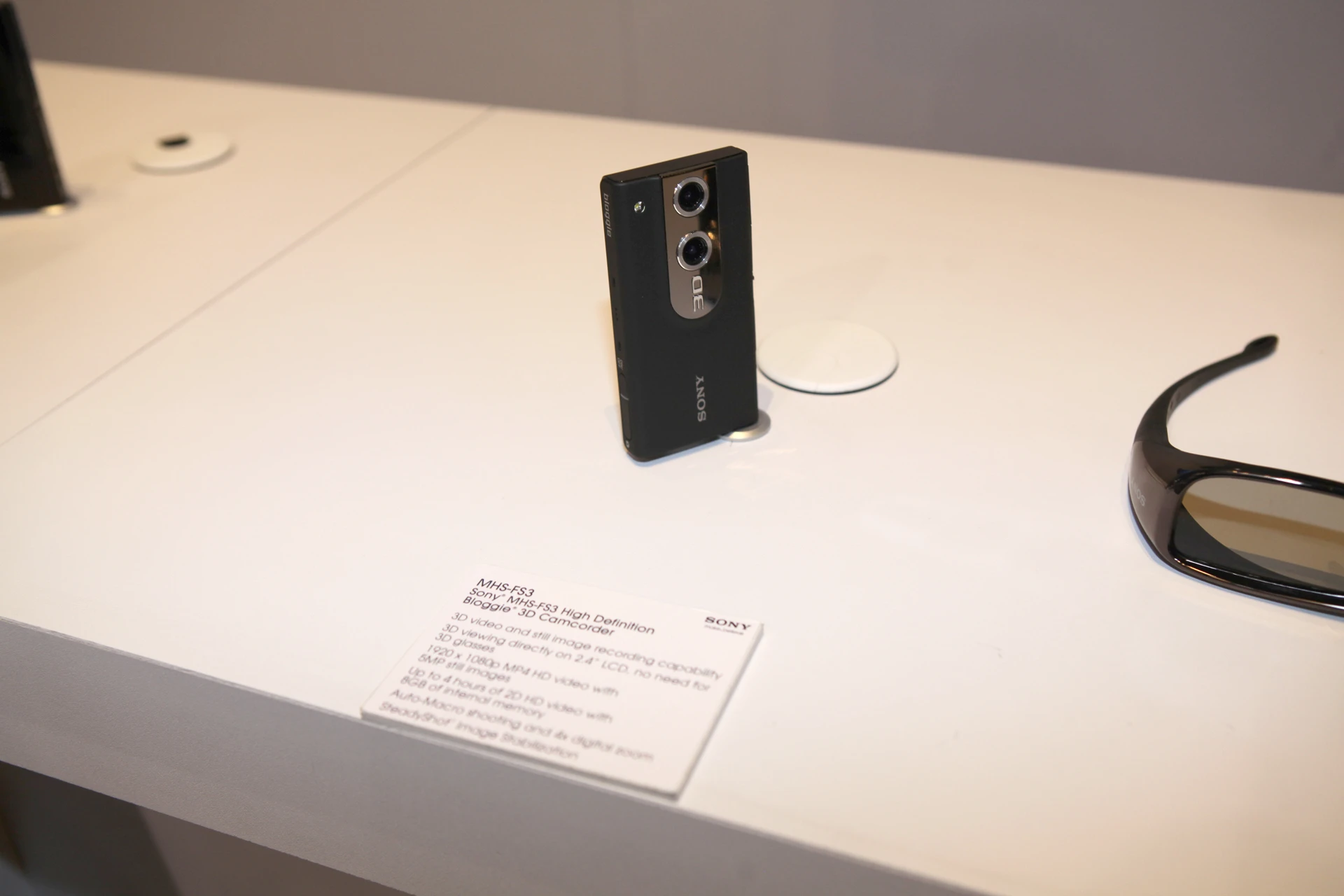 Backing up from the successful launch of Bloggie Touch in 2010 the company has boosted the affordable compact platform with the addition of 3D technology and dual screen capabilities