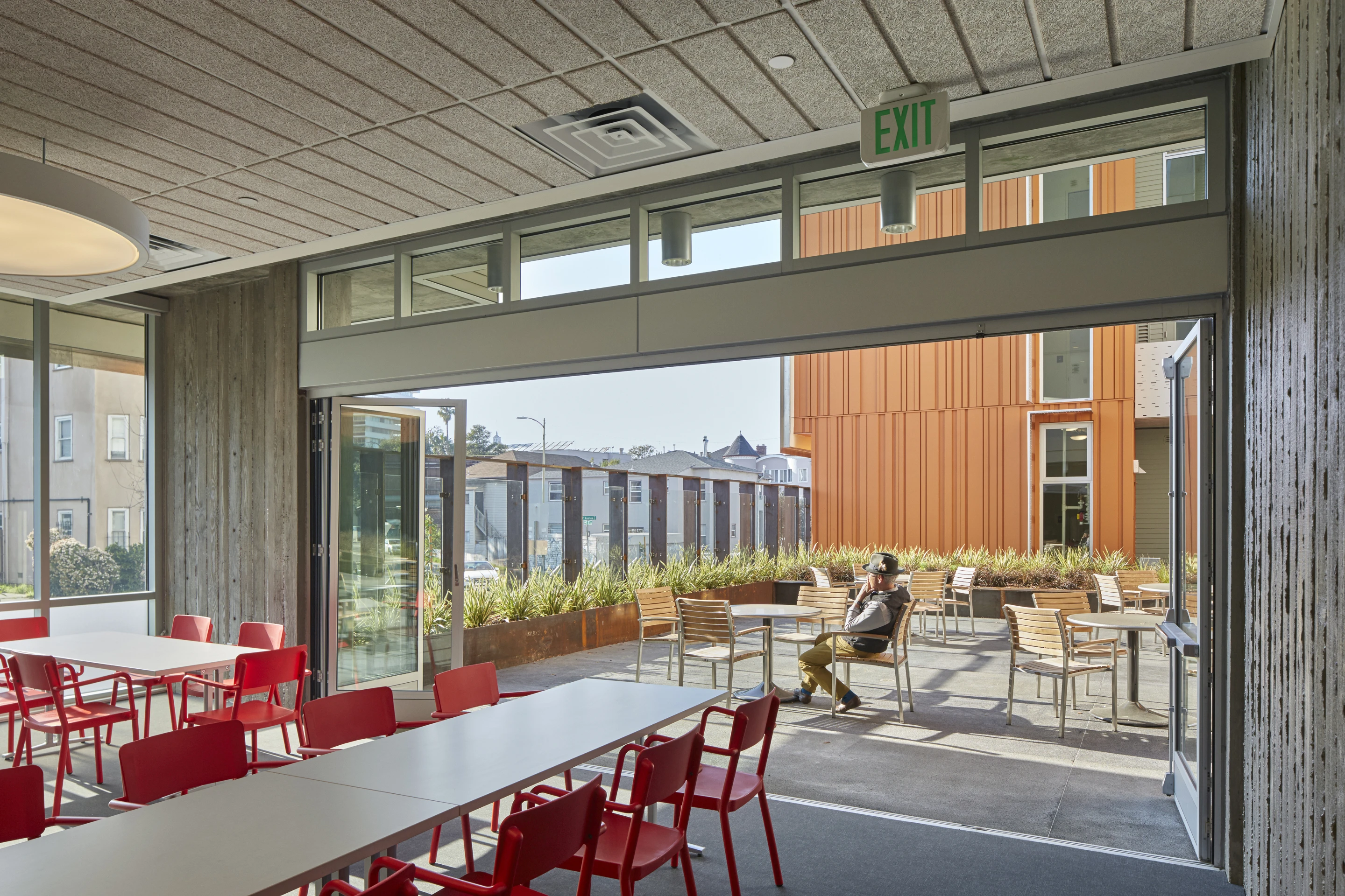 Lakeside Senior Apartments is located in Oakland, California