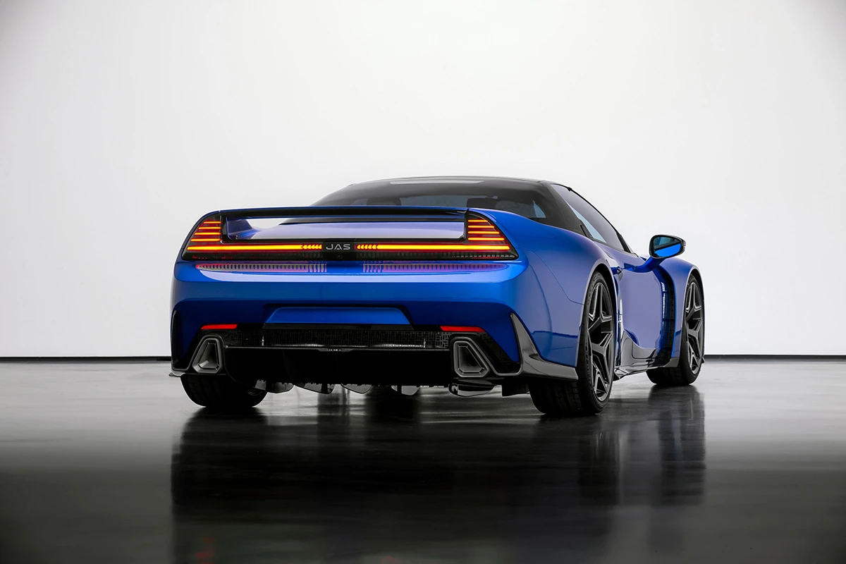 The Tensei's rear end is simply stunning