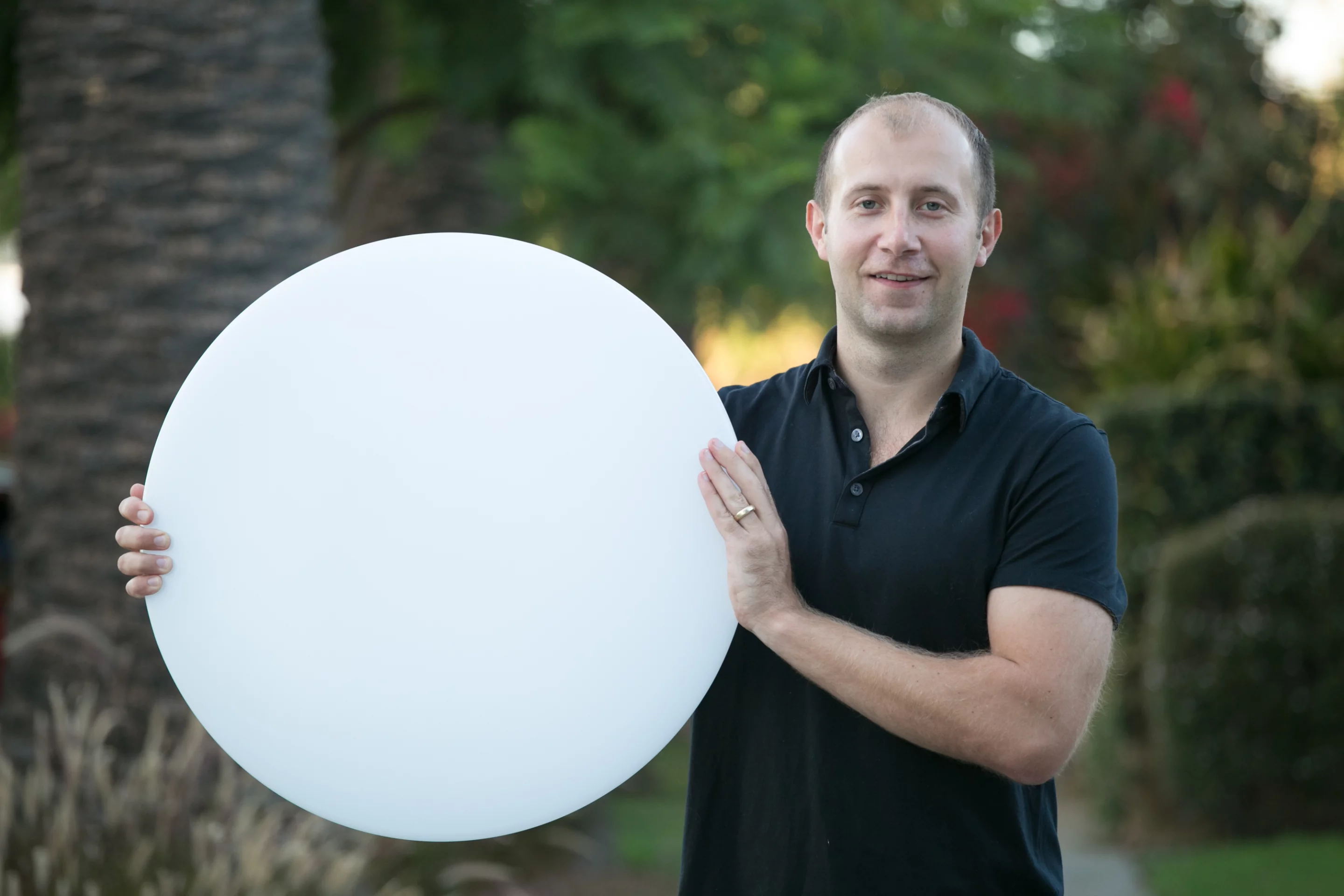 There are two Sunn Light models, measuring 48.6 cm (19 in) and 60 cm (24 in)