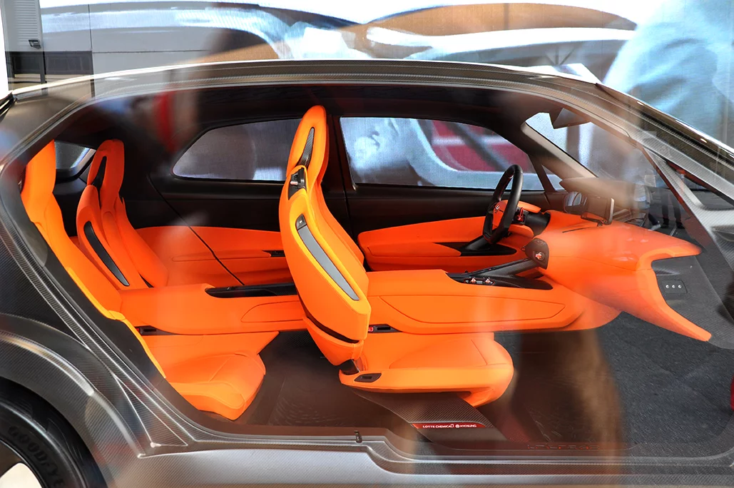 Intrado by Hyundai featuring Beaufort Orange and carbon-fiber-finished interior at FuoriSalone (Photo: Edoardo Campanale/Gizmag.com)
