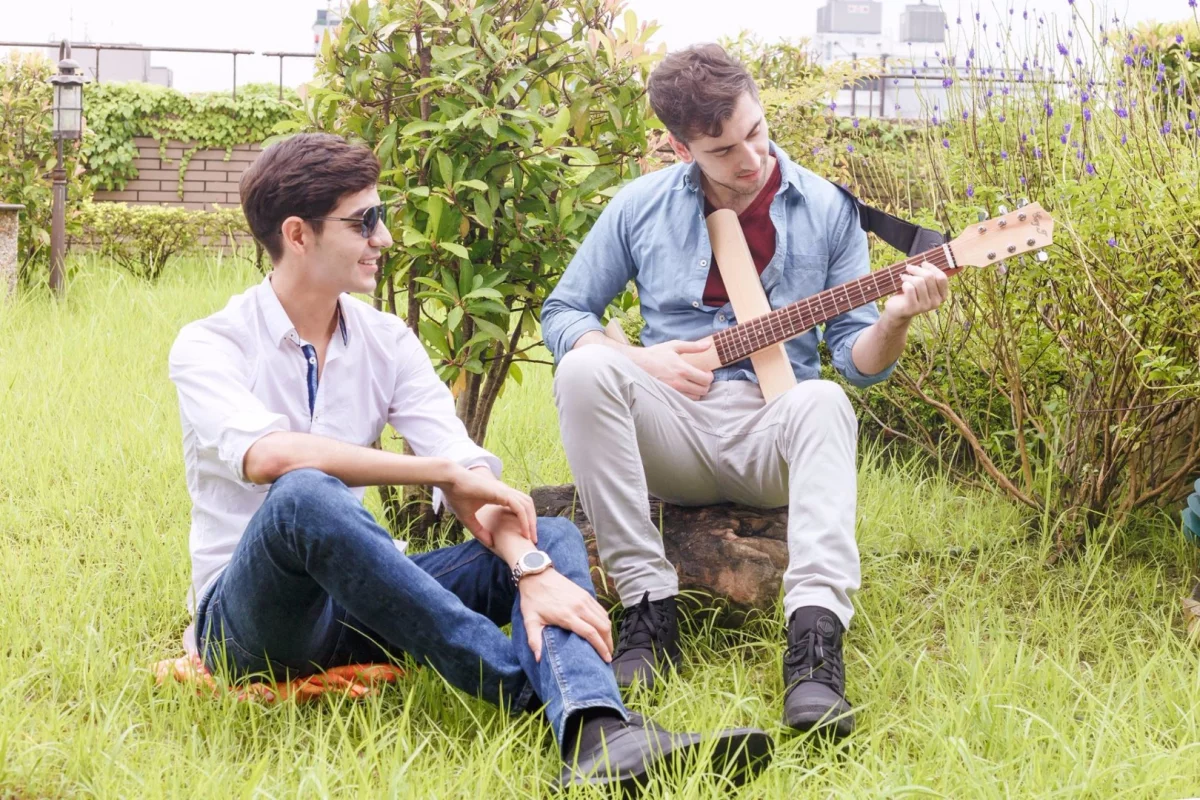 Quiet practice while out and about with the Cross Guitar