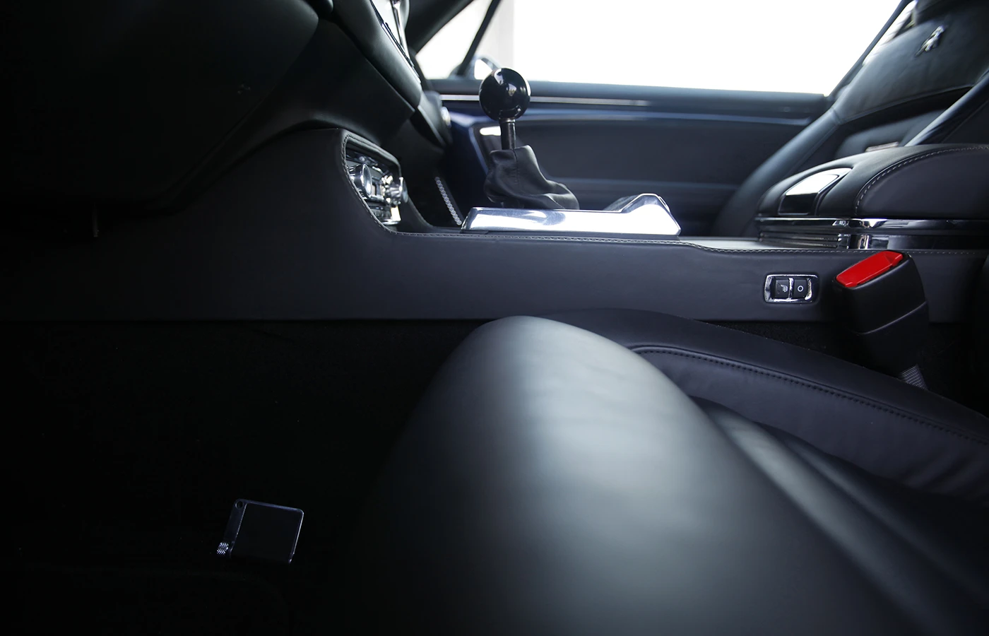 the Bass 770 employs a 6-speed, rear mounted manual transmission