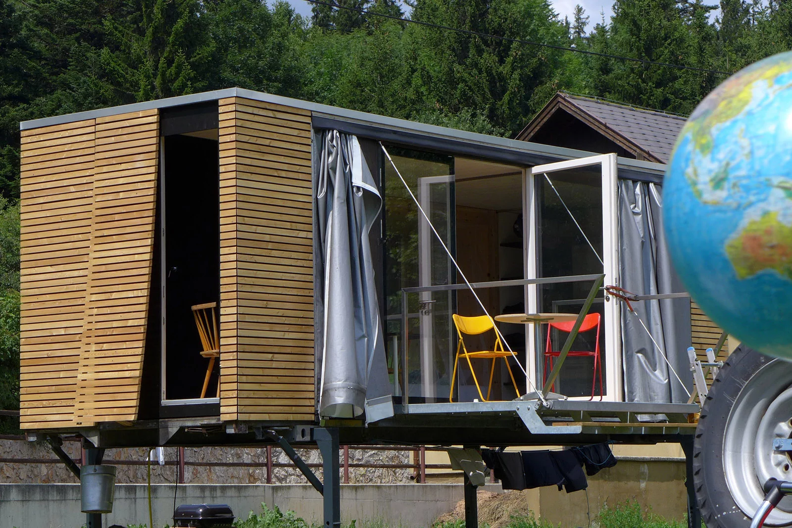 There's space inside the walls for batteries and technical equipment (Photo: Gerhard Feldbacher)