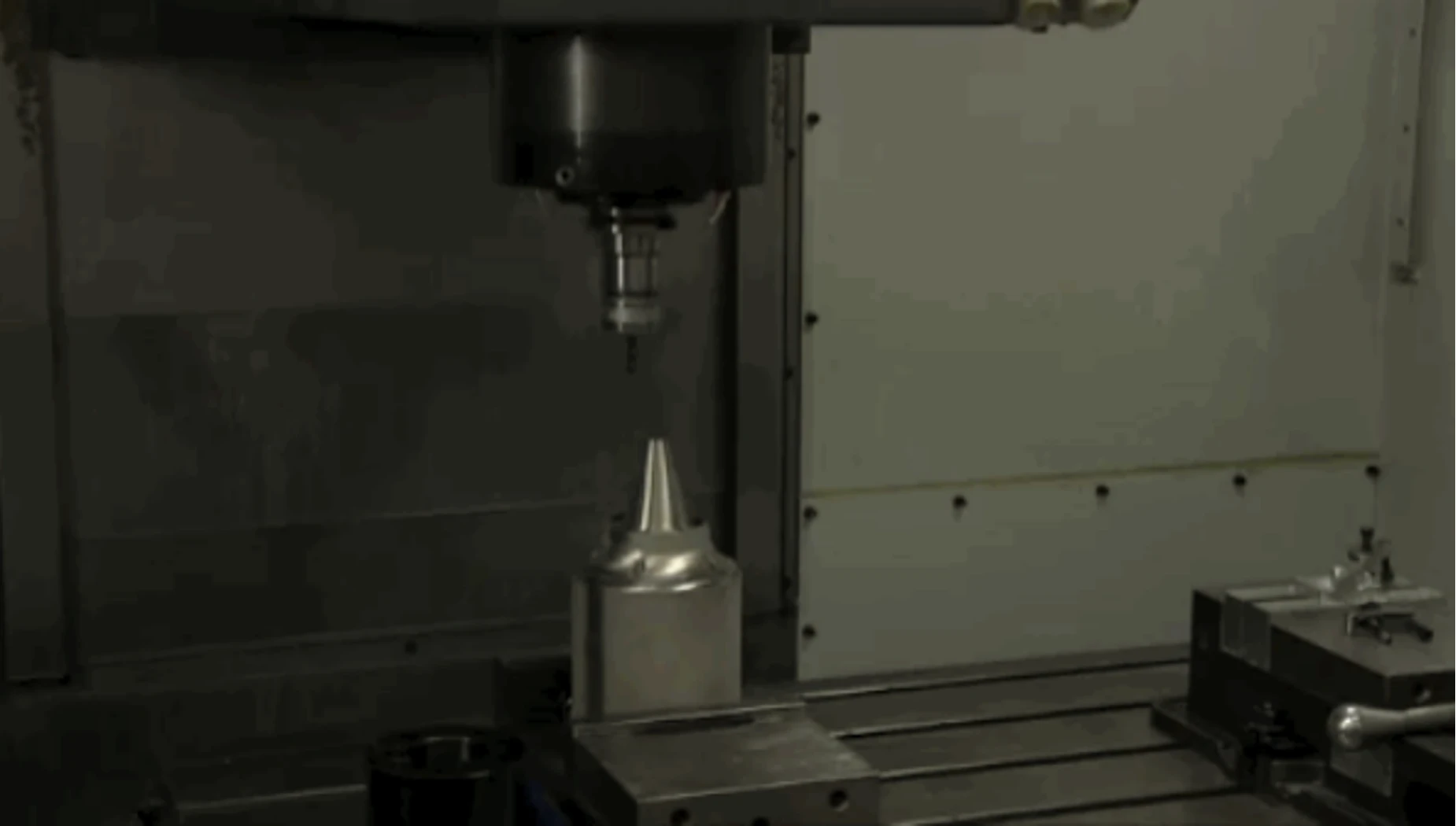 Finishing a 3D-printed part (Photo: GE Aviation)