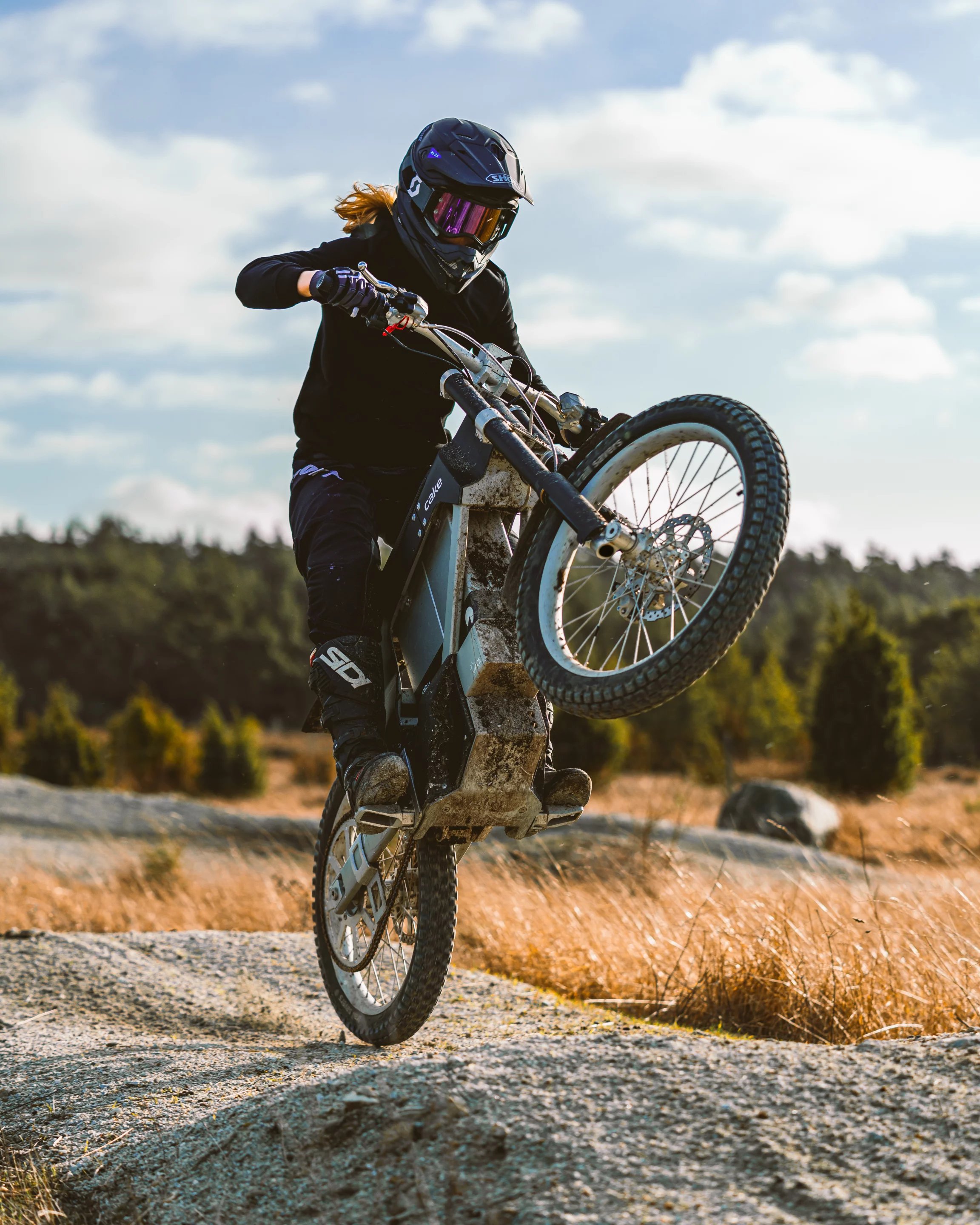 Enduro or trail riders can look forward to between one and two hours out and about between charges when selecting Excite mode