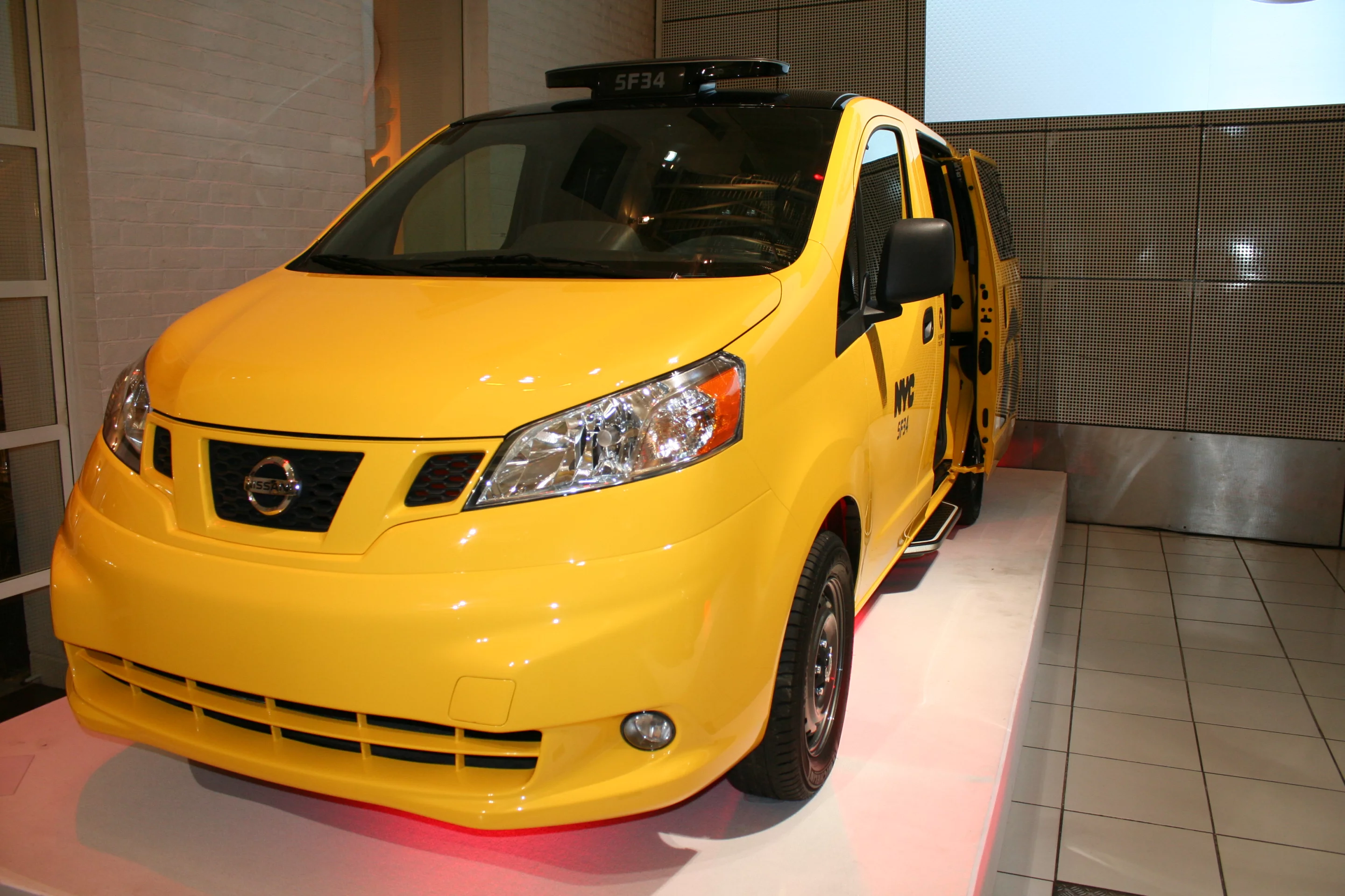 The NV200 NYC livery (Photo: Gizmag)