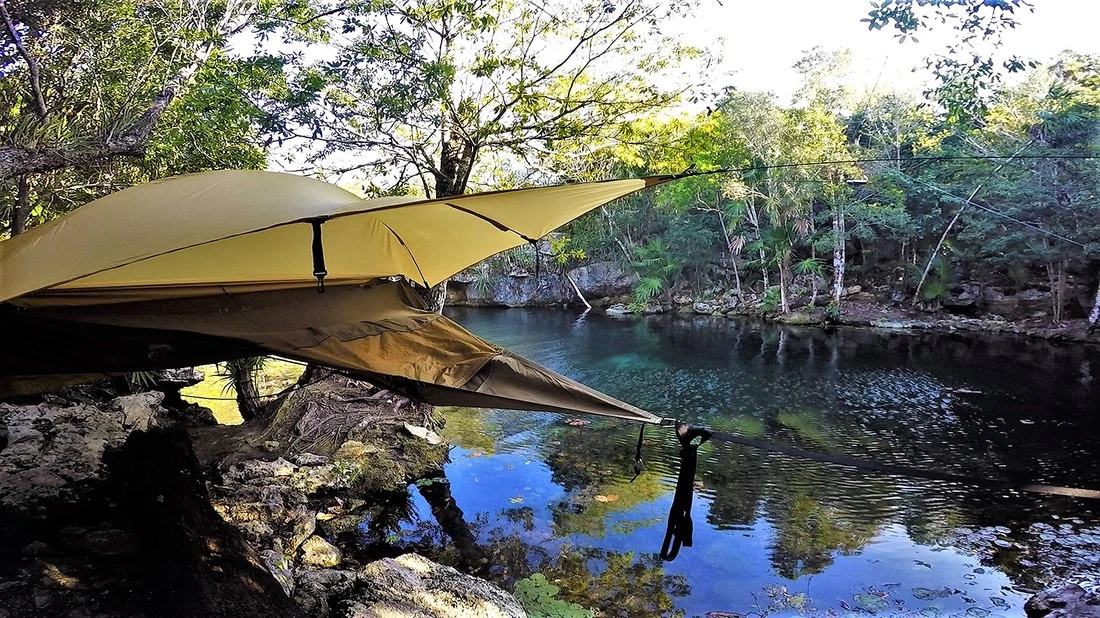 A roof can also be attached to the Treble Hammock 2.0, to keep out wind and rain