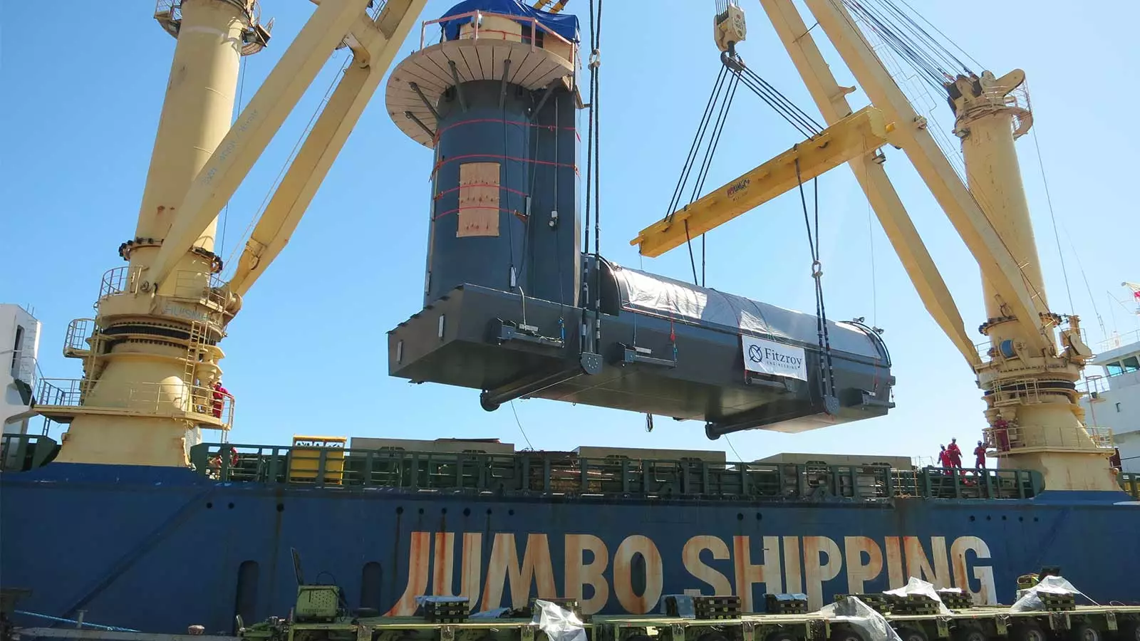 The restaurant measures 18 x 5 m (59 x 16 ft)