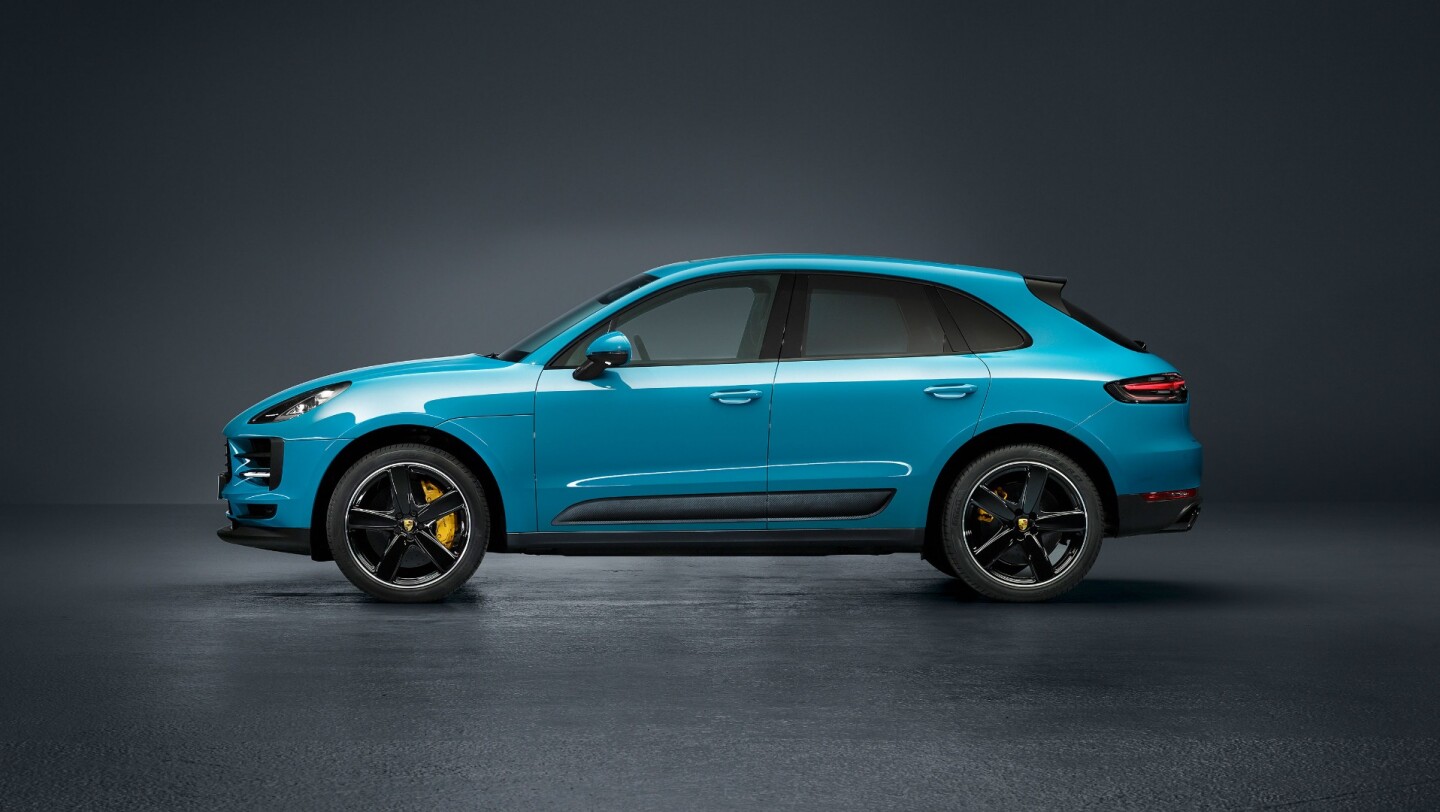 New exterior color options for the Macan such as “Miami Blue” add more flair to its look