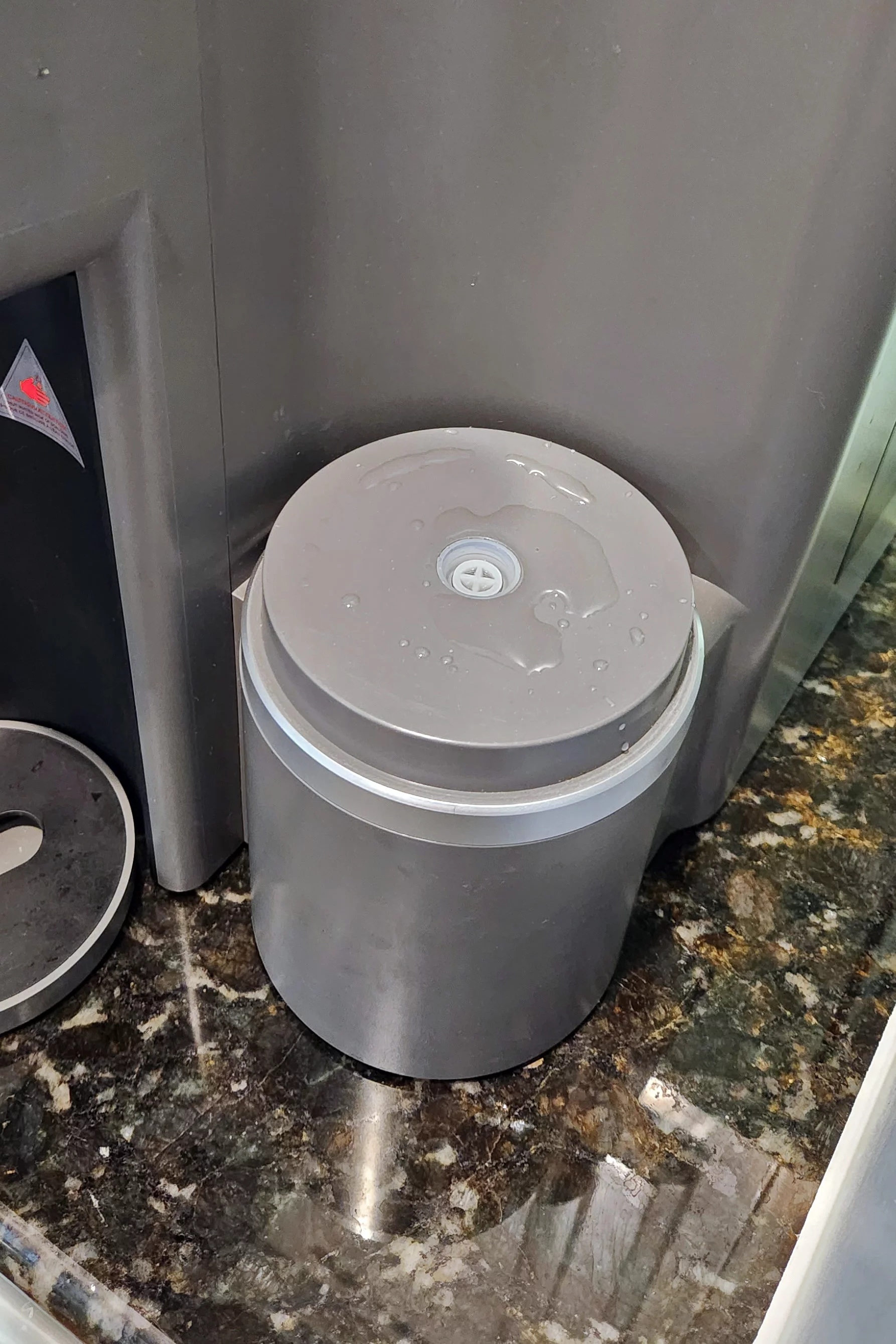 A couple times a day, I burn up a paper towel to sop up the dribbles from the Waterdrop M6H's pitcher