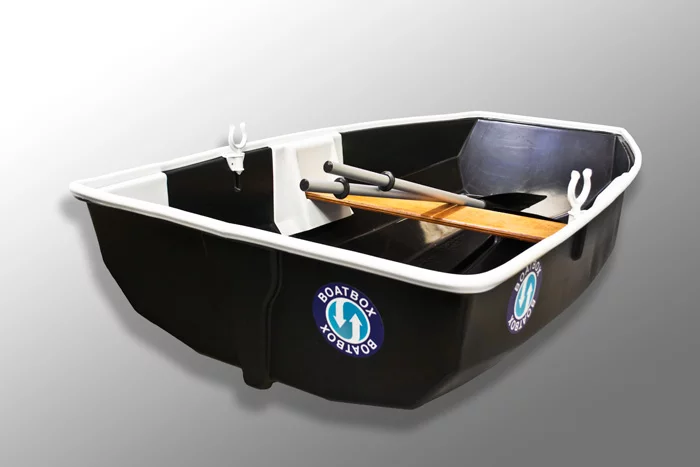 The absence of an inner shell increases the BB700's roof box volume to 700 liters, plus it reduces the weight of the boat/lid to 18 kg (39.7 lb)